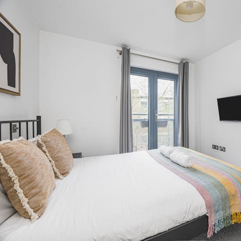 Dream sweet dreams of London's iconic sights