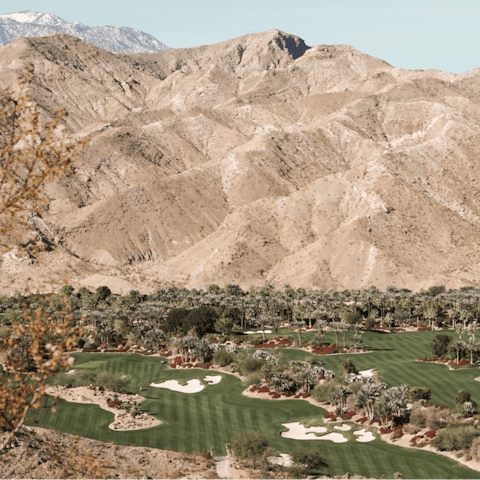 Drive to nearby desert trails, canyon hikes and golf