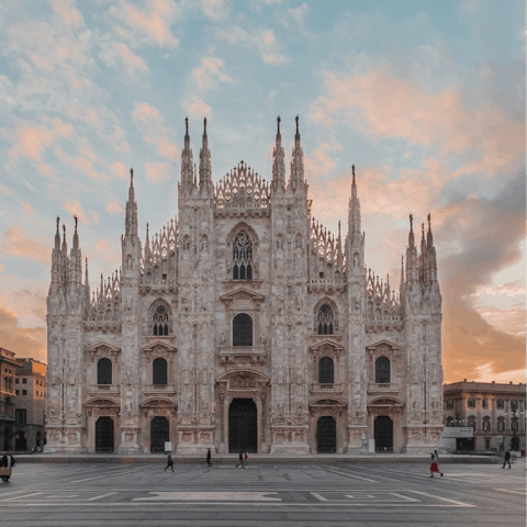 Stay under a fifteen-minute walk from Piazza Duomo