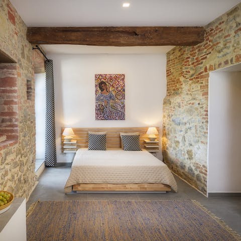 Enjoy total relaxation in the elegant and calm bedrooms