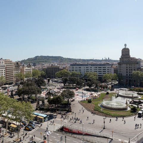 Savour the views over Plaça de Catalunya from this home