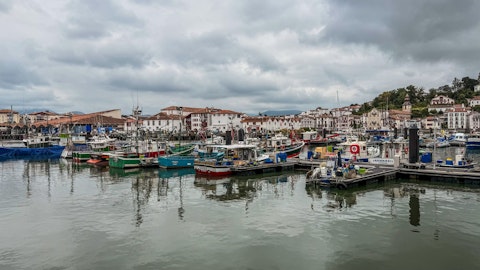 Explore Saint-Jean-de-Luz's colourful Basque harbour, a thirty-minute drive
