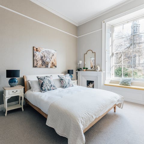 Wake up in the elegant bedrooms feeling rested and ready for another day of Edinburgh sightseeing