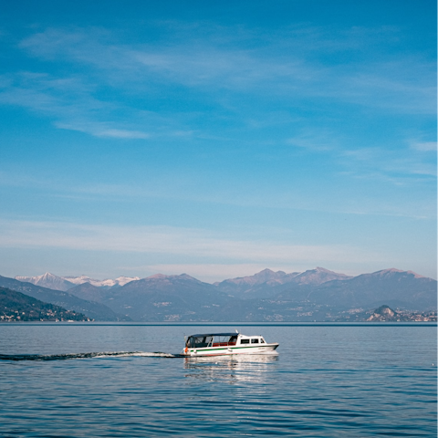 Stay in Como and explore the lake