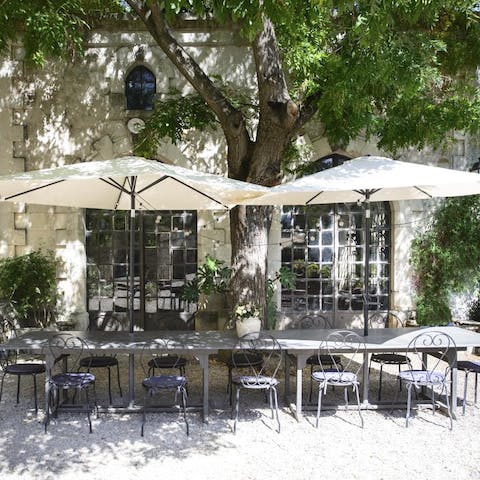 Dine alfresco on delicious bouillabaisse under the sun