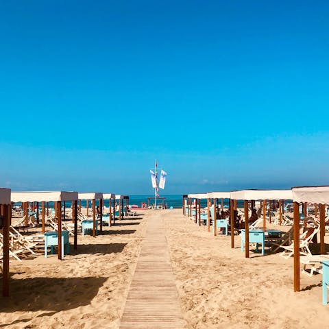 Stroll to the beach from this Viareggio home