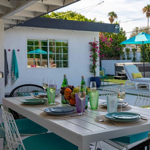 Eat lunch alfresco style in the afternoon sun