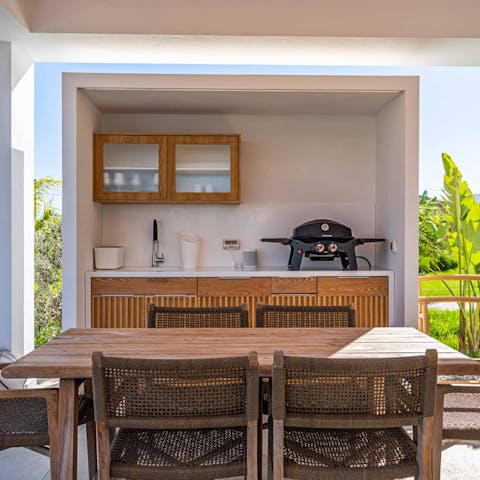 Sit out on the covered terrace and sip on sundowners at dusk