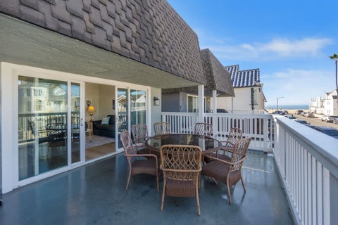 Dine alfresco steps from one of Newport Beach's finest shores