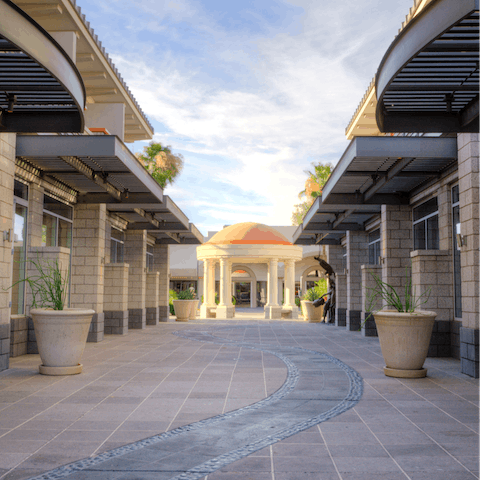 Walk to central Scottsdale's entertainment district in ten minutes