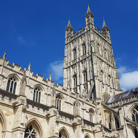Drive half an hour to the city of Gloucester, with its 11th century cathedral