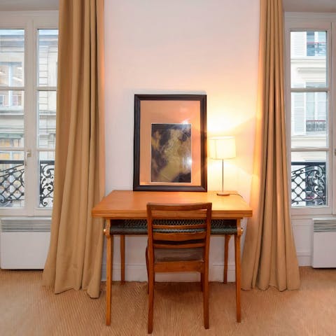 Set up at the laptop-friendly desk in the bedroom and work remotely in style