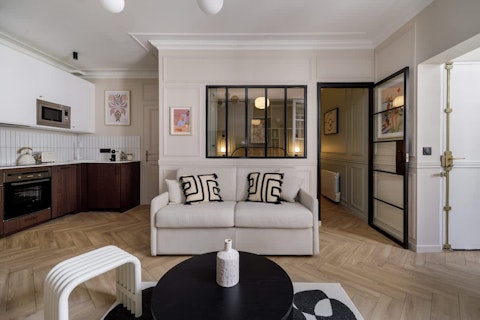 Curl up on the sofa with a café noisette