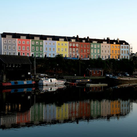 Stay a ten-minute drive from the centre of Bristol