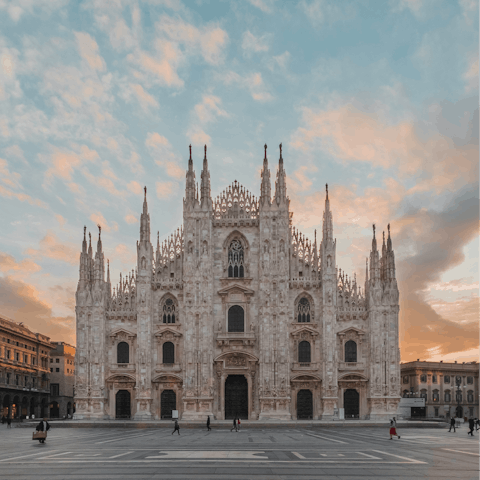Take a short, scenic stroll to see the Duomi di Milano