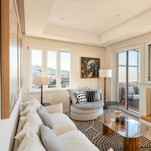 Take in the view from every corner of every living space