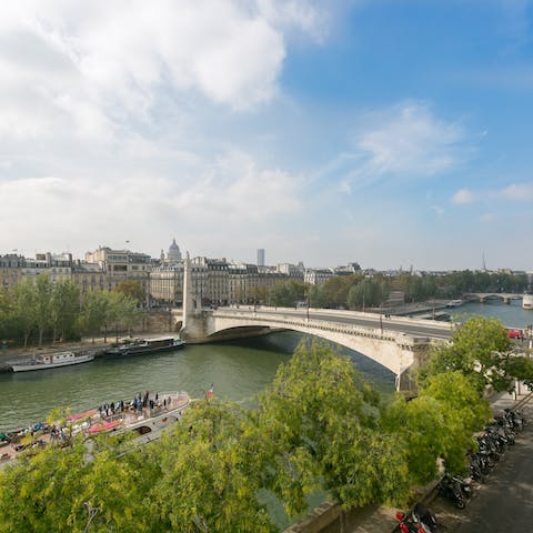 Lap up Seine views from your balcony