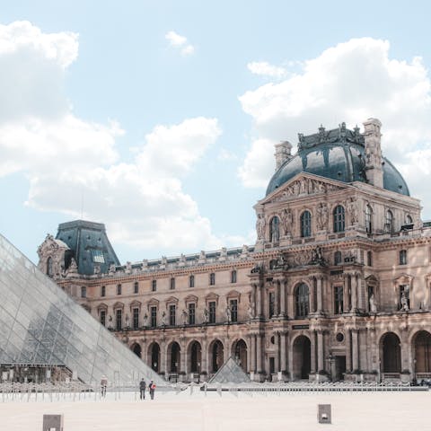 Enjoy the prime location in the heart of Paris, with the Louvre just a five-minute walk away