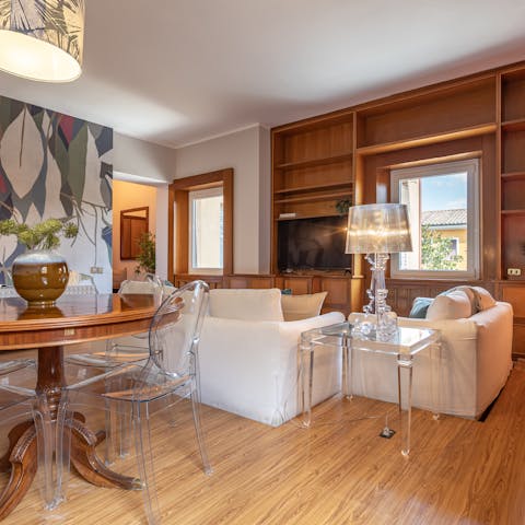 Unwind with a glass of wine after a day of sightseeing