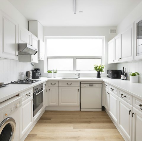 Rustle up a full English breakfast in the kitchen before a day of sightseeing