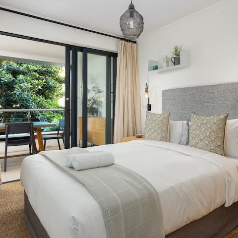 Open your eyes in the morning and step straight out into the South African sunshine