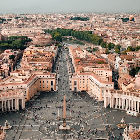 Walk to the Vatican City in just thirty minutes