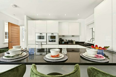 Prepare meals together before heading out into London