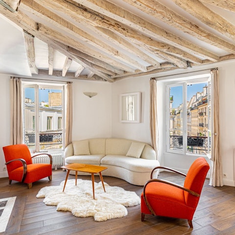 Live like a local – this apartment has all the charm of a typical Parisian loft