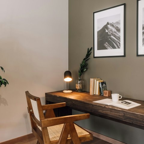 Read, write or catch up on emails from the work station