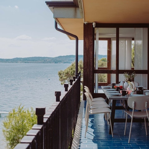Dine alfresco with uninterrupted views of the lake
