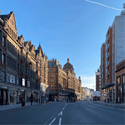 Enjoy your stay in the heart of Knightsbridge, close to Harrods and Hyde Park