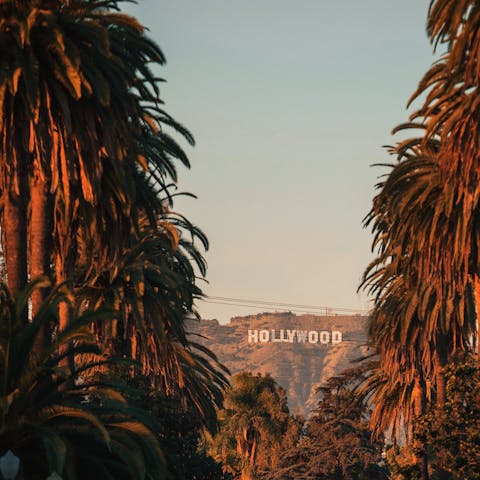 Stay ten minutes from Hollywood
