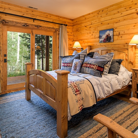 Wake up in the best way to luscious green views