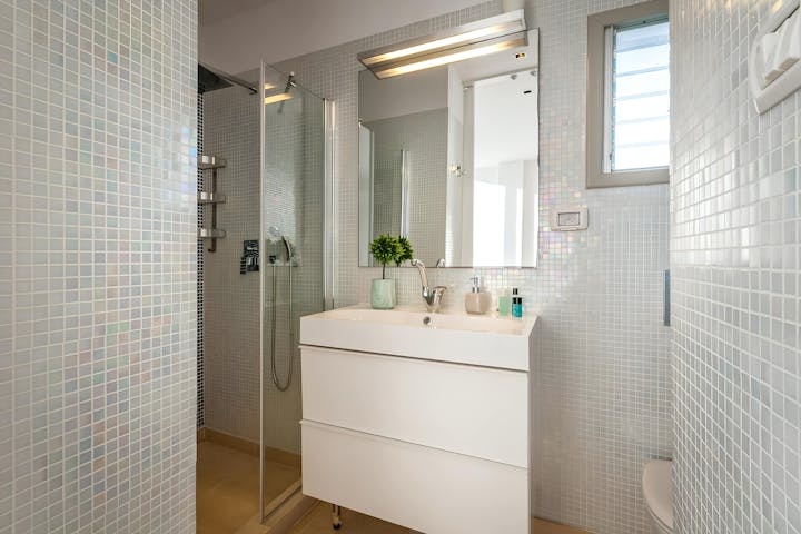 Bathroom photo