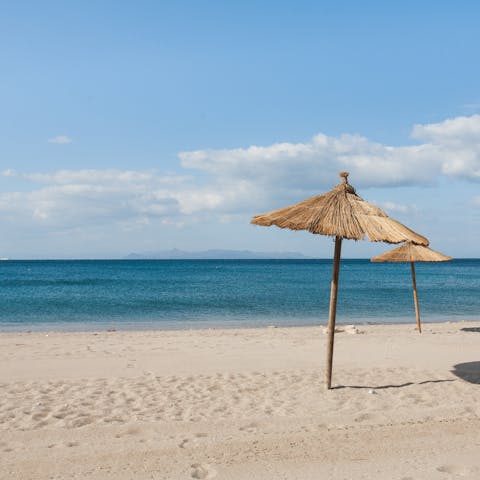 Pack your complimentary picnic and beach towel and take the one-minute walk to the beautiful sandy beach