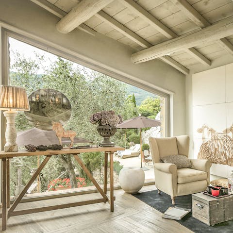 Enjoy light-filled rooms thanks to picture-frame windows at every turn