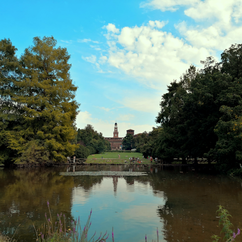 Picnic in Sempione Park on a balmy afternoon