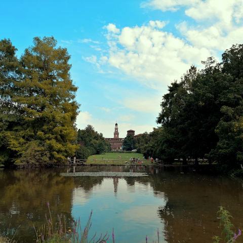 Picnic in Sempione Park on a balmy afternoon