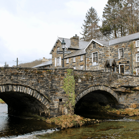 Book a Sunday roast in a Cotswolds village pub