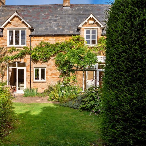 Relax together in the beautiful garden