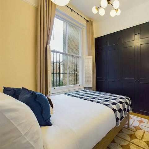 Rest up in the cosy bedroom for a London adventure