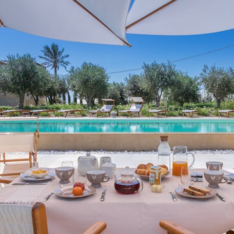 Enjoy a dreamy poolside breakfast