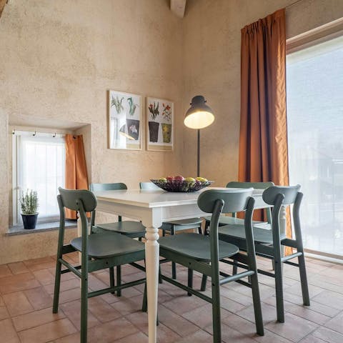 Serve up delicious pasta dinners at the dining table