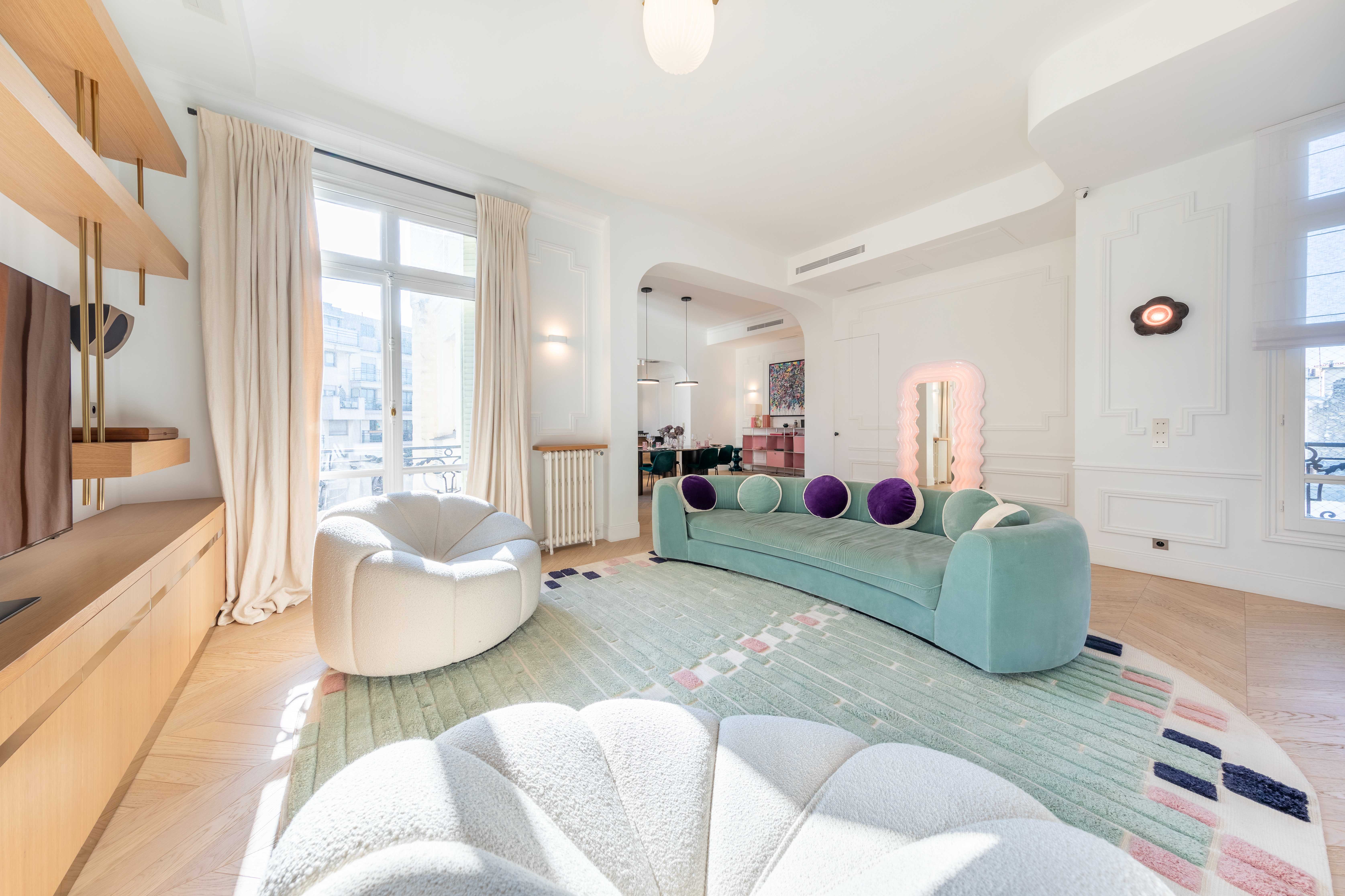 Haussmann & Courtyard Light