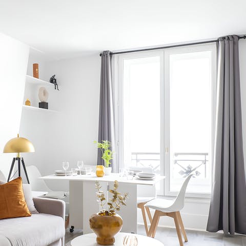 Open the doors to the Juliet balcony and enjoy a glass of wine in the sun