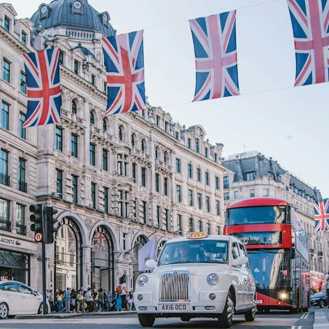 Stroll to Oxford Street in ten minutes