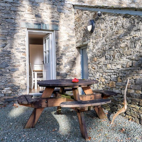 Dine alfresco – there are picnic tables and barbecues in the communal courtyard