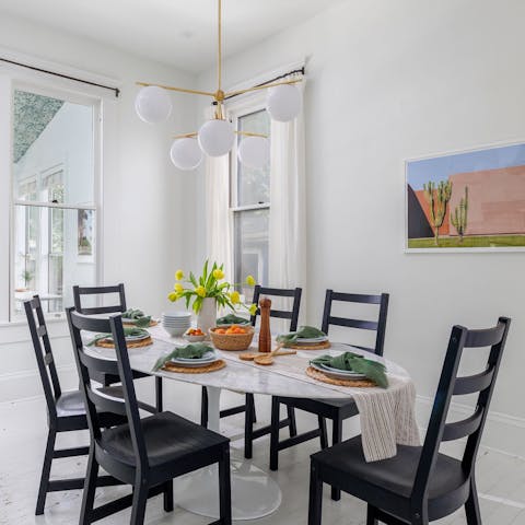 Enjoy local ingredients and draw up tomorrow's plans at the dining table