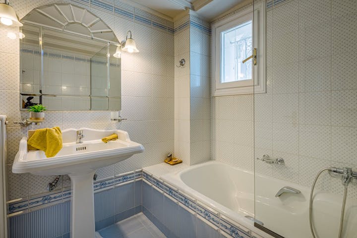 Bathroom photo