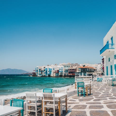 Spend your days on beautiful beaches and the famous marina of Mykonos